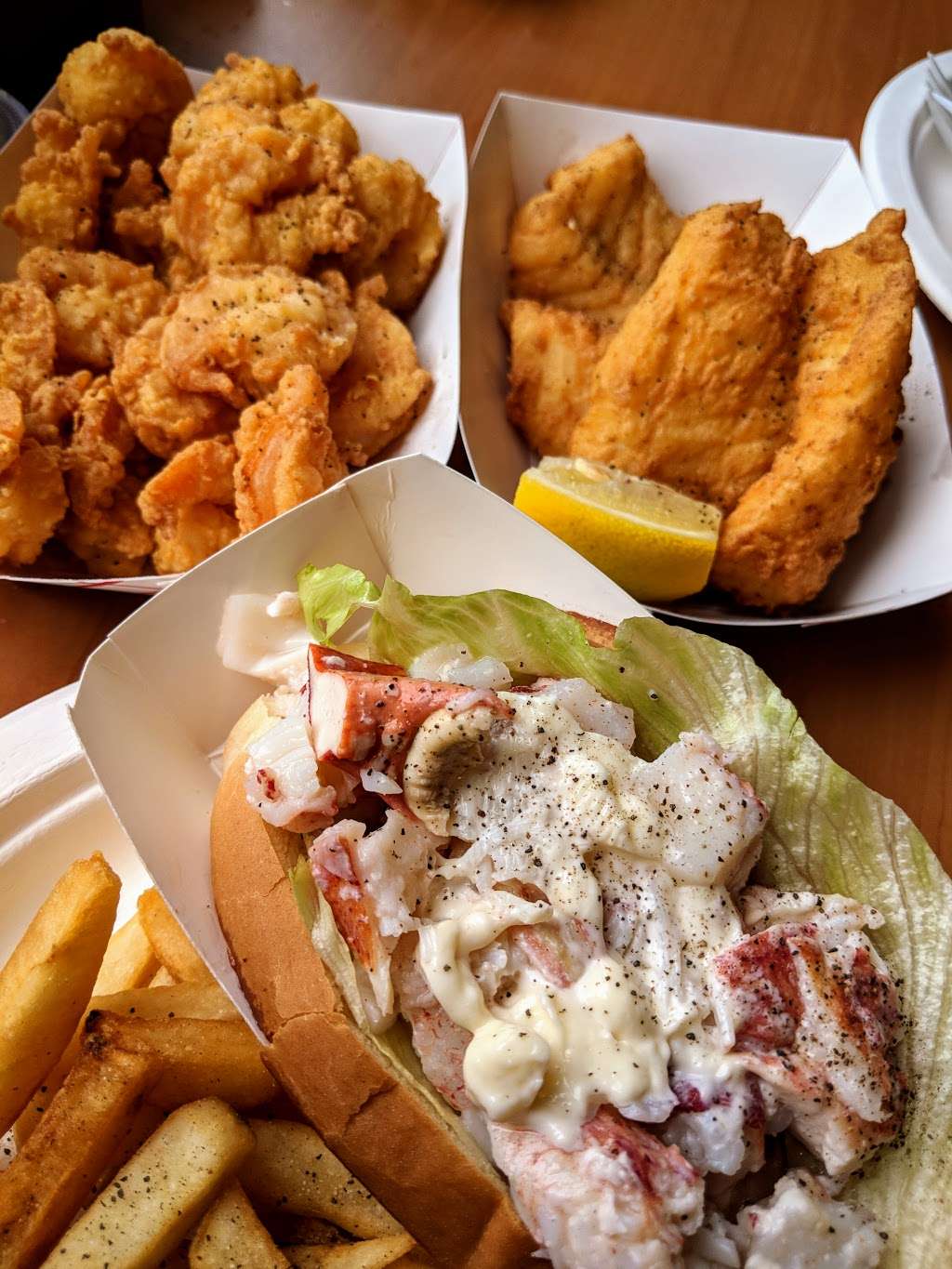 Woods Seafood | 15 Town Wharf, Plymouth, MA 02360, USA | Phone: (508) 746-0261