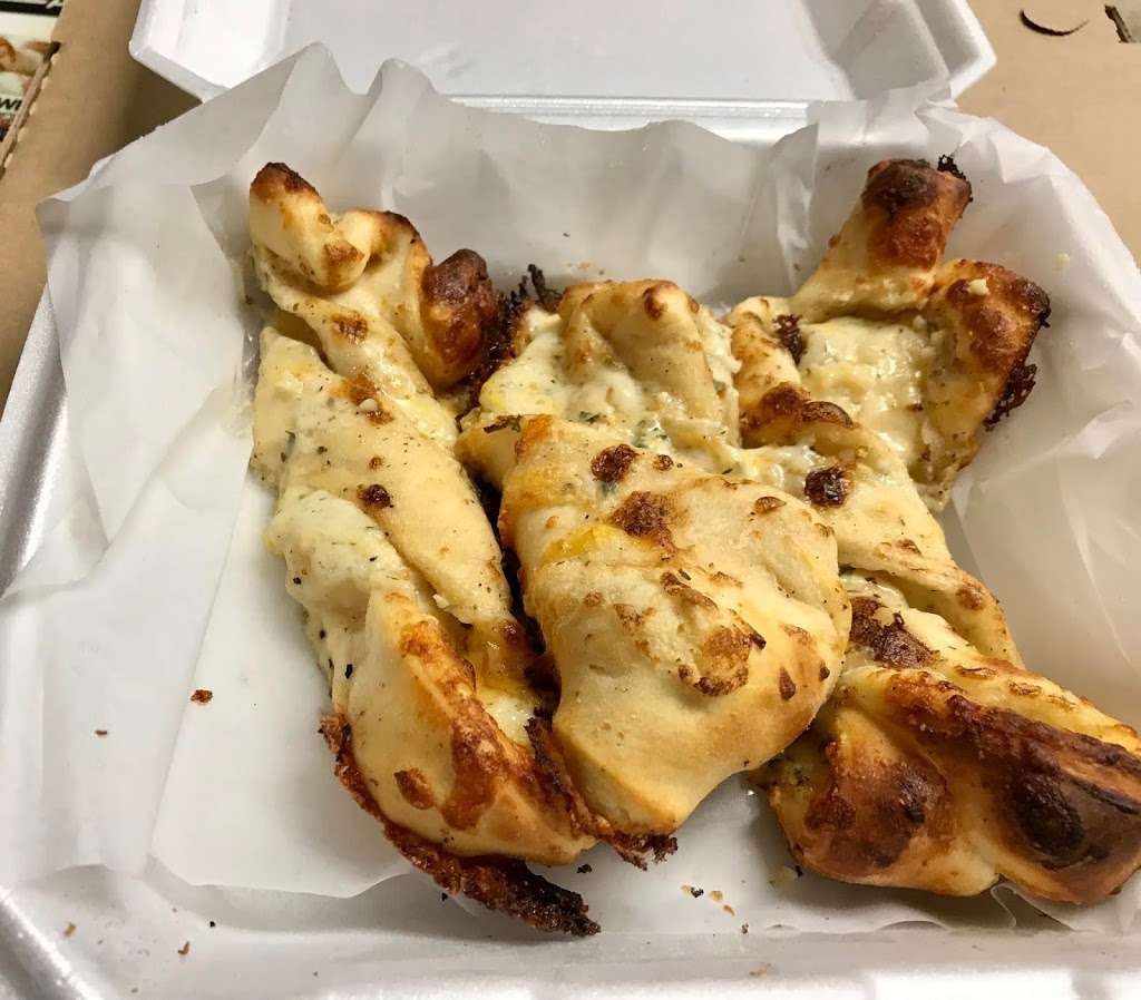 Straw Hat Pizza 1295 Horizon Dr A, Fairfield, CA 94533, USA BusinessYab