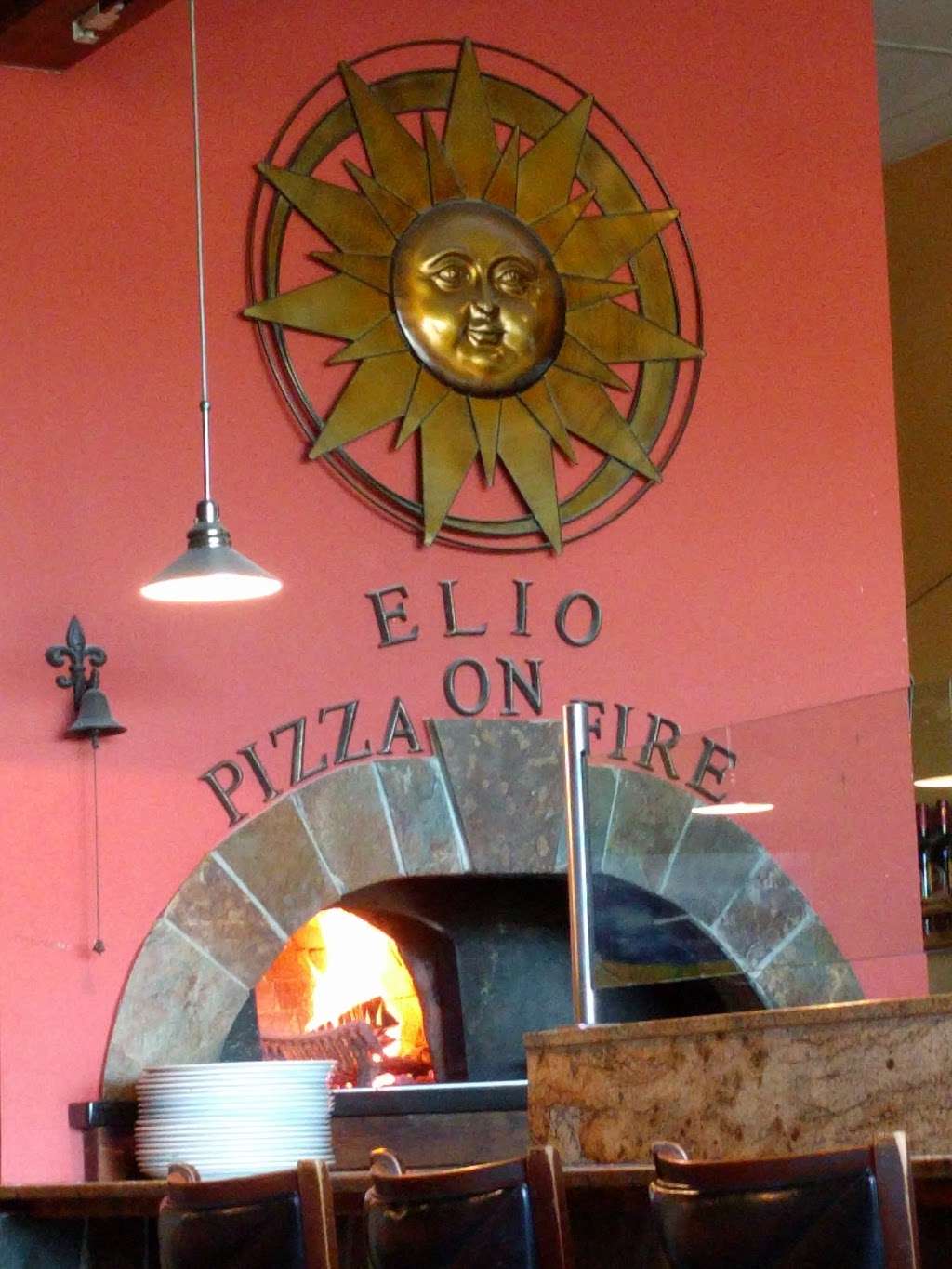 Elio Pizza On Fire | 445 W Lake St, Addison, IL 60101 | Phone: (630) 628-0088