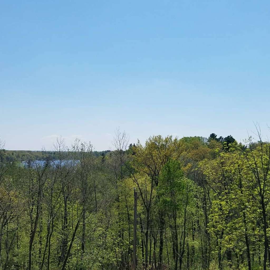 Beulah Bluff Preserve - Kettle Moraine Land Trust | N9026 Bakavi Way, East Troy, WI 53120 | Phone: (262) 949-7211