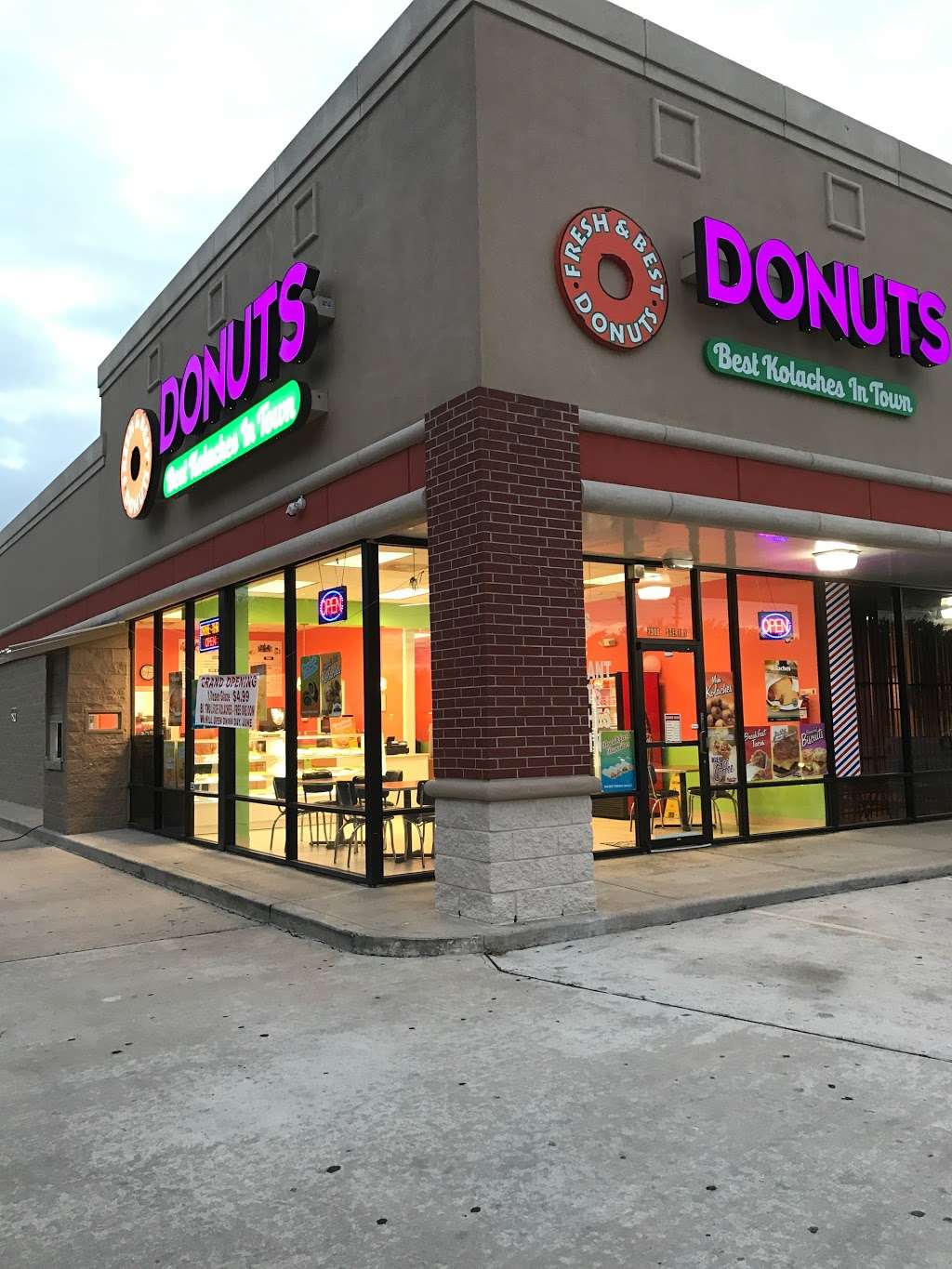 Fresh & best donuts | 7316 W Tidwell Rd, Houston, TX 77040, USA | Phone: (832) 940-2280