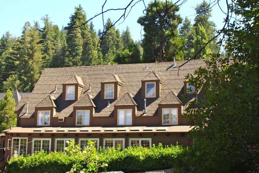 Saddleback Inn | 300 CA-173, Lake Arrowhead, CA 92352, USA | Phone: (909) 336-3571