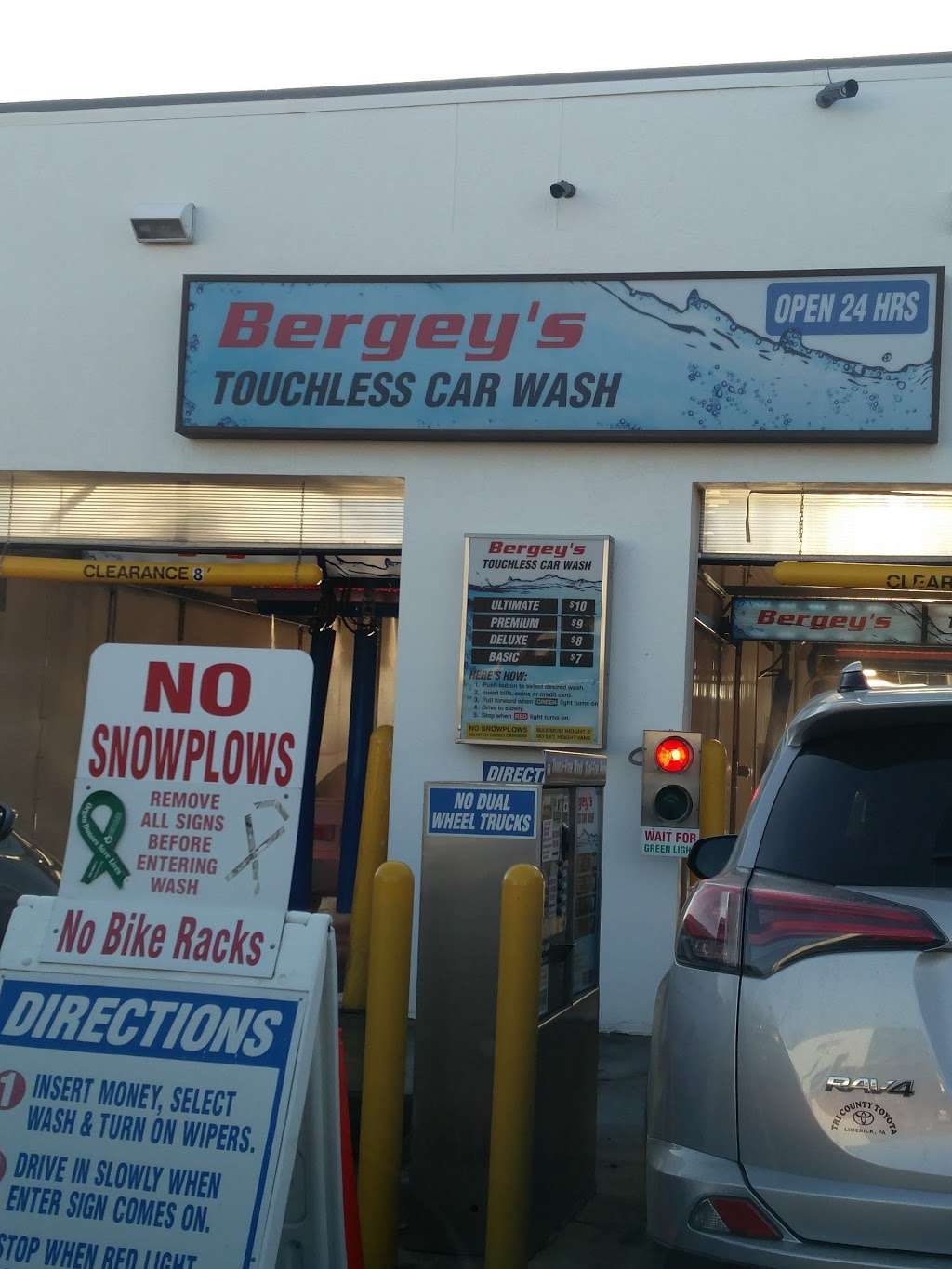 Bergeys Touchless Car Wash | 436 Harleysville Pike, Souderton, PA 18964, USA | Phone: (215) 723-6071