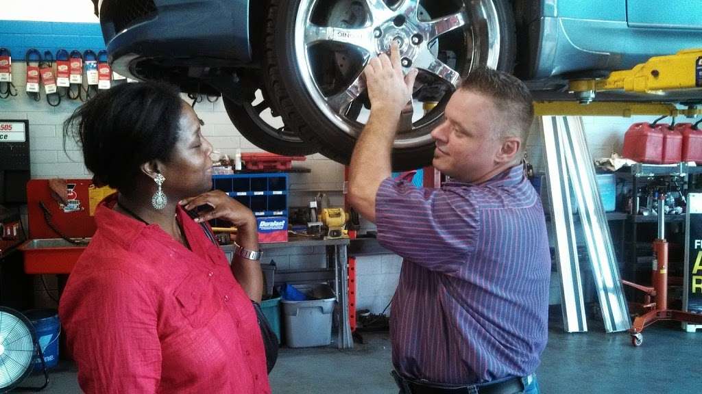 Express Oil Change and Tire Engineers | 710 S Alafaya Trail, Orlando, FL 32828 | Phone: (407) 502-4984