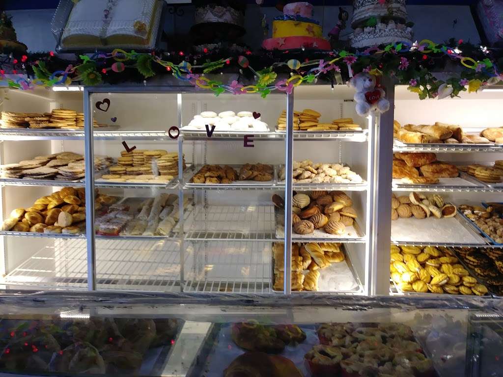 El Aguila Bakery | 5028 Huntington Dr S, Los Angeles, CA 90032, USA | Phone: (323) 222-1925