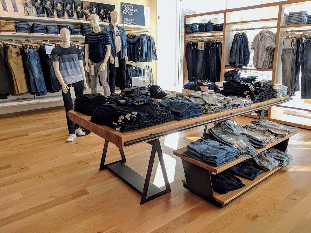 Gap | 1554 Redwood Hwy, Corte Madera, CA 94925, USA | Phone: (415) 924-2181