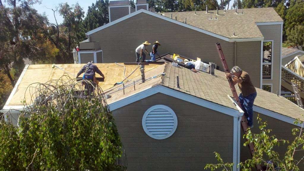 S&W Roof Tear-Off | 8900 Grossmont Blvd #3, La Mesa, CA 91941, USA | Phone: (619) 990-3657