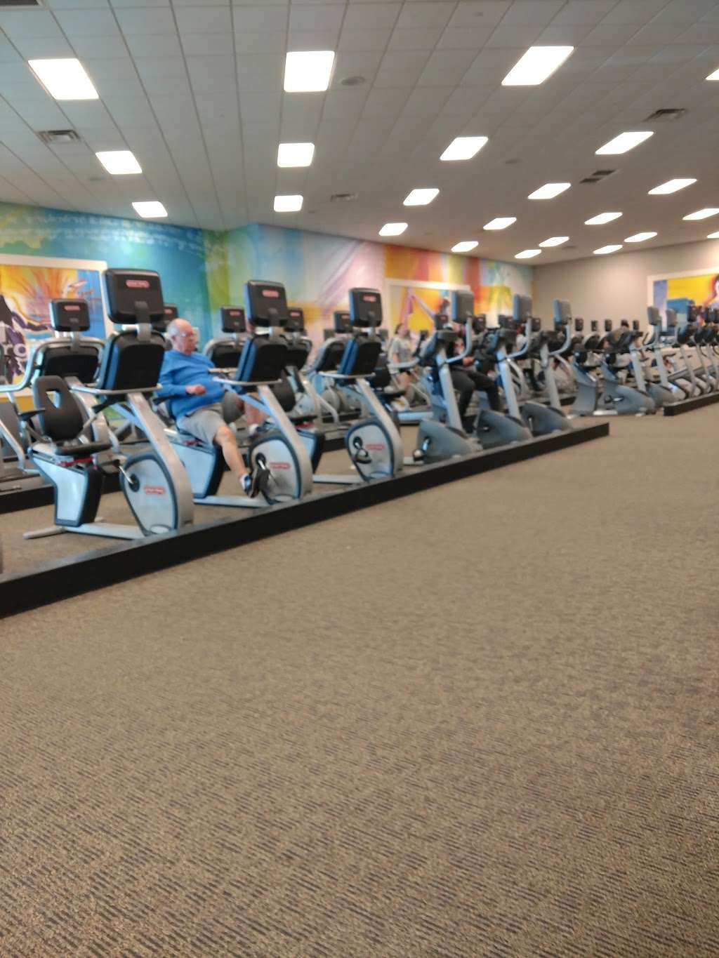 LA Fitness | 120 Upland Square Dr Suite 120, Stowe, PA 19464, USA | Phone: (484) 948-3168