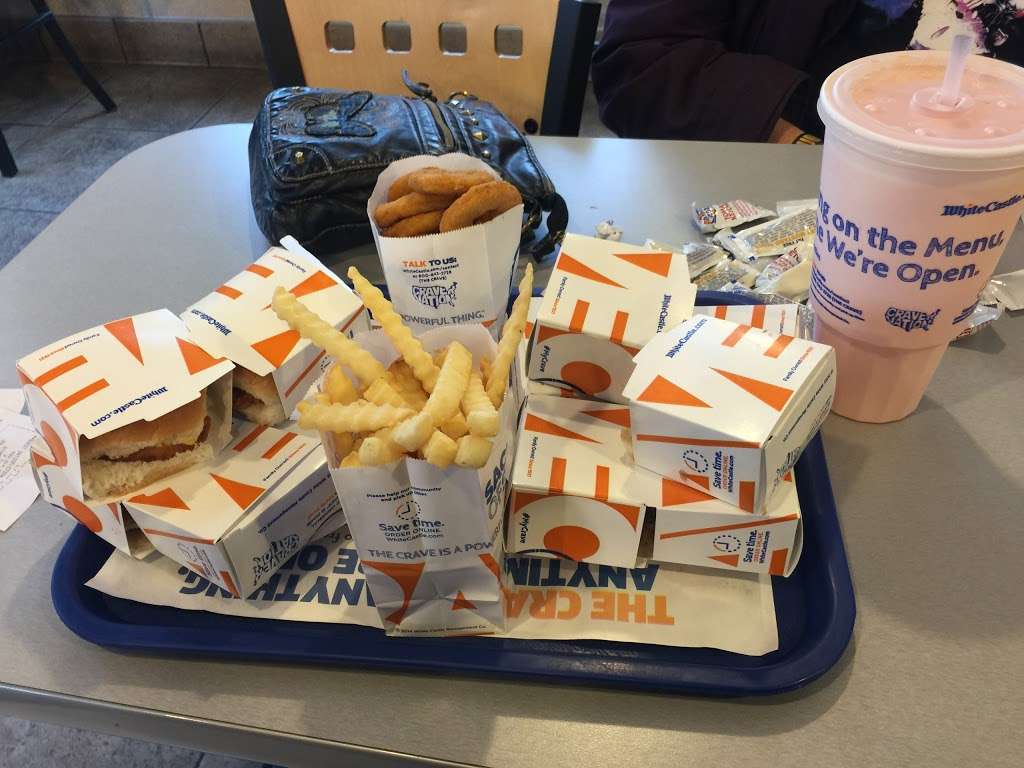 White Castle | 4053 US-1, Monmouth Junction, NJ 08852, USA | Phone: (732) 274-0010