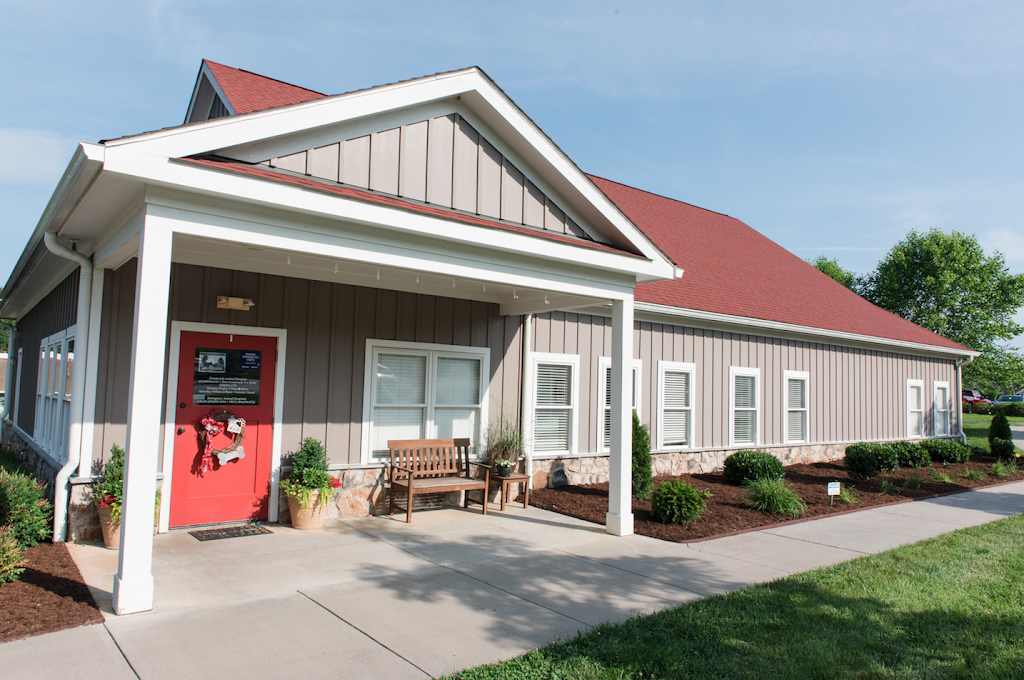 Crossroads Animal Hospital | 65 Jefferson Ct, Zion Crossroads, VA 22942, USA | Phone: (540) 832-1751