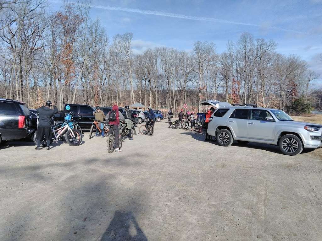 meadowood mountain bike trail parking