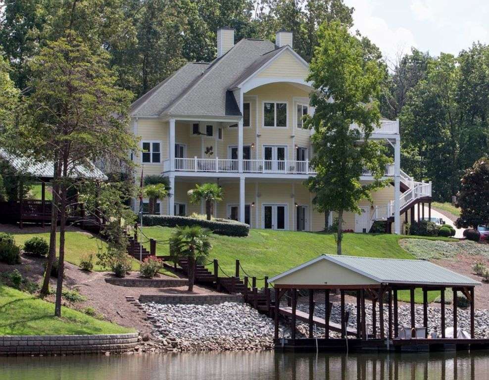 Lakecations - Lake Norman | 4145 Cindy Ln, Denver, NC 28037, USA | Phone: (704) 251-7002