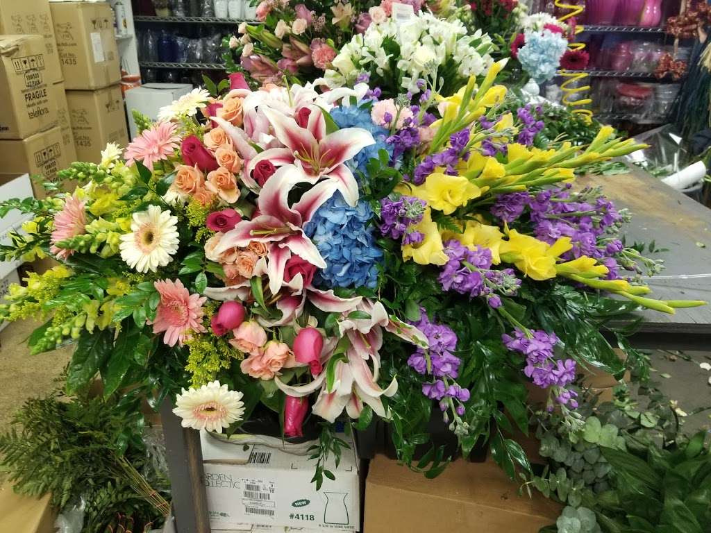 Dustys & Amies Flowers | 26 Burwood Ln, San Antonio, TX 78216, USA | Phone: (210) 523-8789