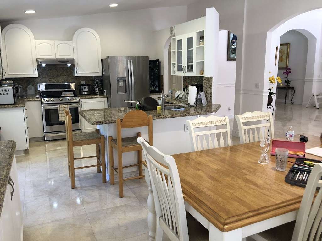 Gardens Residence | 114 Chestnut Ct, Royal Palm Beach, FL 33411, USA | Phone: (561) 753-0039