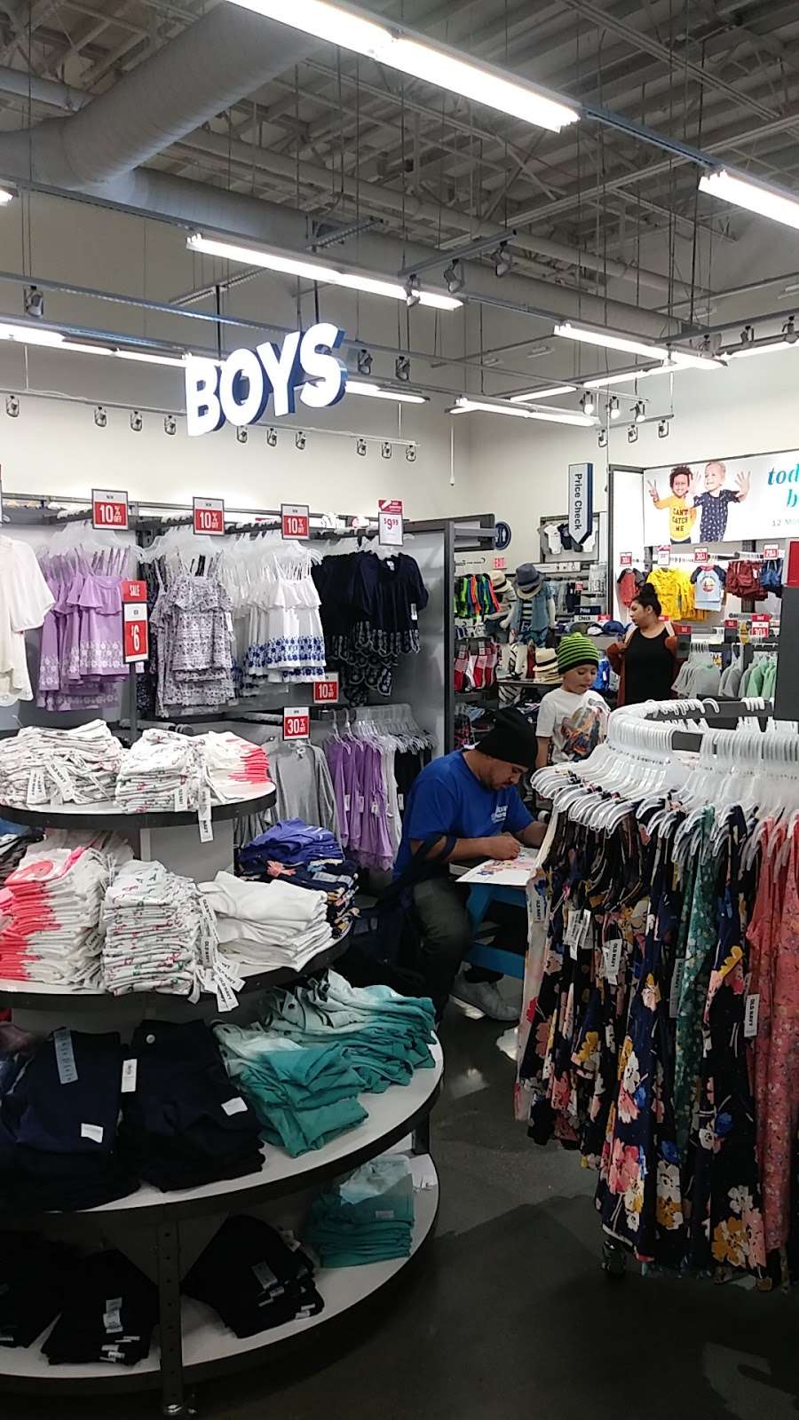 Old Navy | 3470 W Century Blvd, Inglewood, CA 90303, USA | Phone: (310) 590-1111