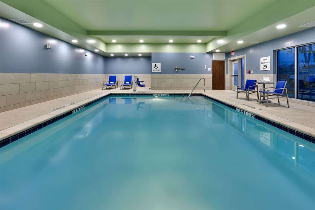 Holiday Inn Express & Suites Plano East - Richardson | 2001 E President George Bush Hwy, Plano, TX 75074 | Phone: (972) 943-2955