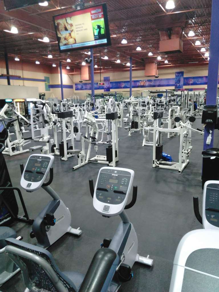 Genesis Health Clubs - Independence | 3850 E Crackerneck Rd, Independence, MO 64055 | Phone: (816) 478-2440