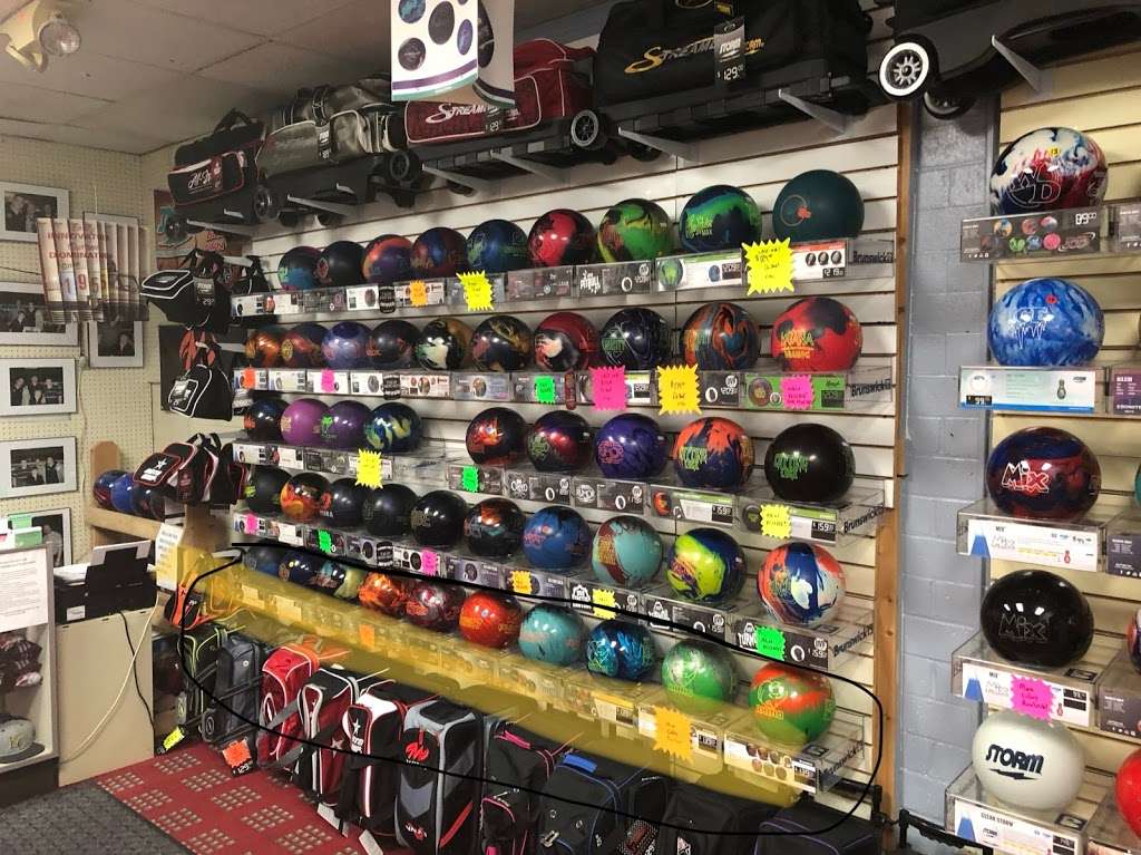 Double Js Bowling Supply | 10201 College Blvd, Overland Park, KS 66210, USA | Phone: (701) 690-1037