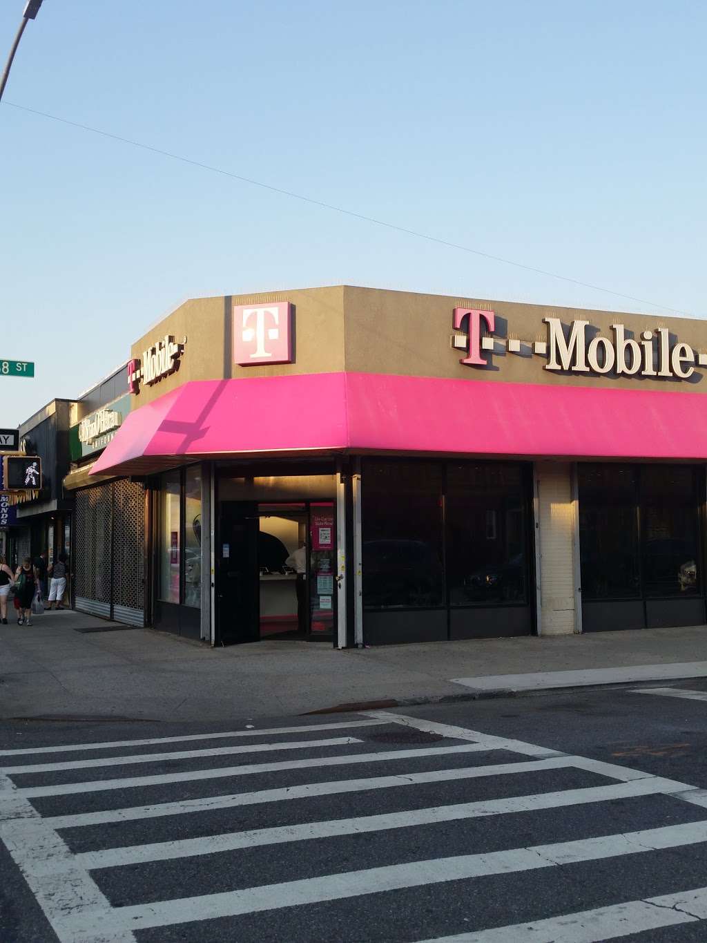 T-Mobile | 6723 18th Ave, Brooklyn, NY 11204, USA | Phone: (718) 234-1872