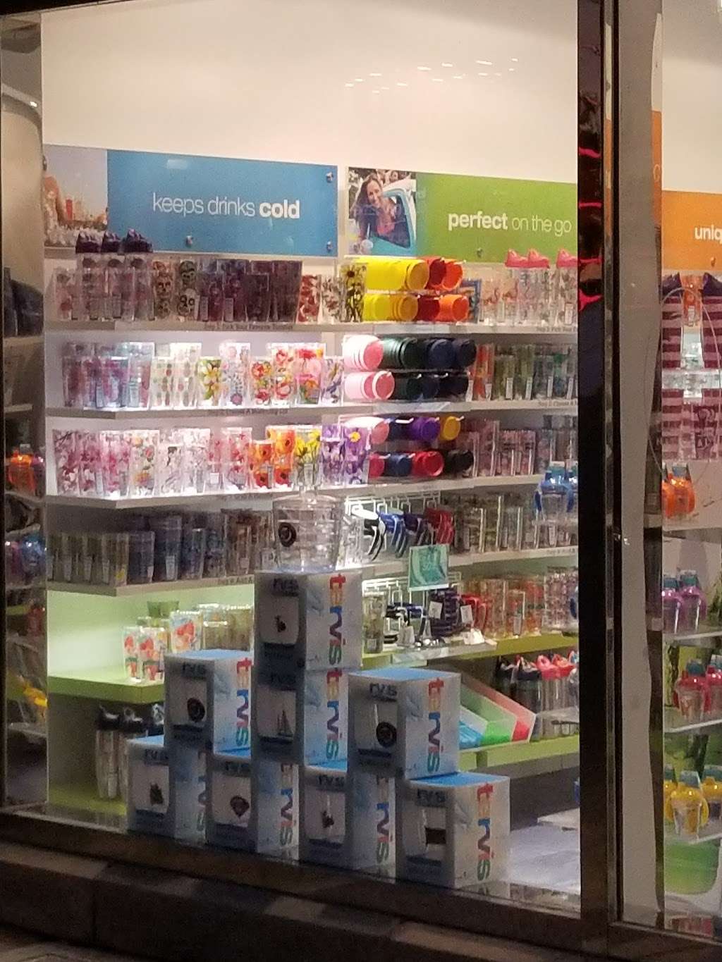 Tervis Store | 189 Waterfront St, Oxon Hill, MD 20745, USA | Phone: (301) 686-0256