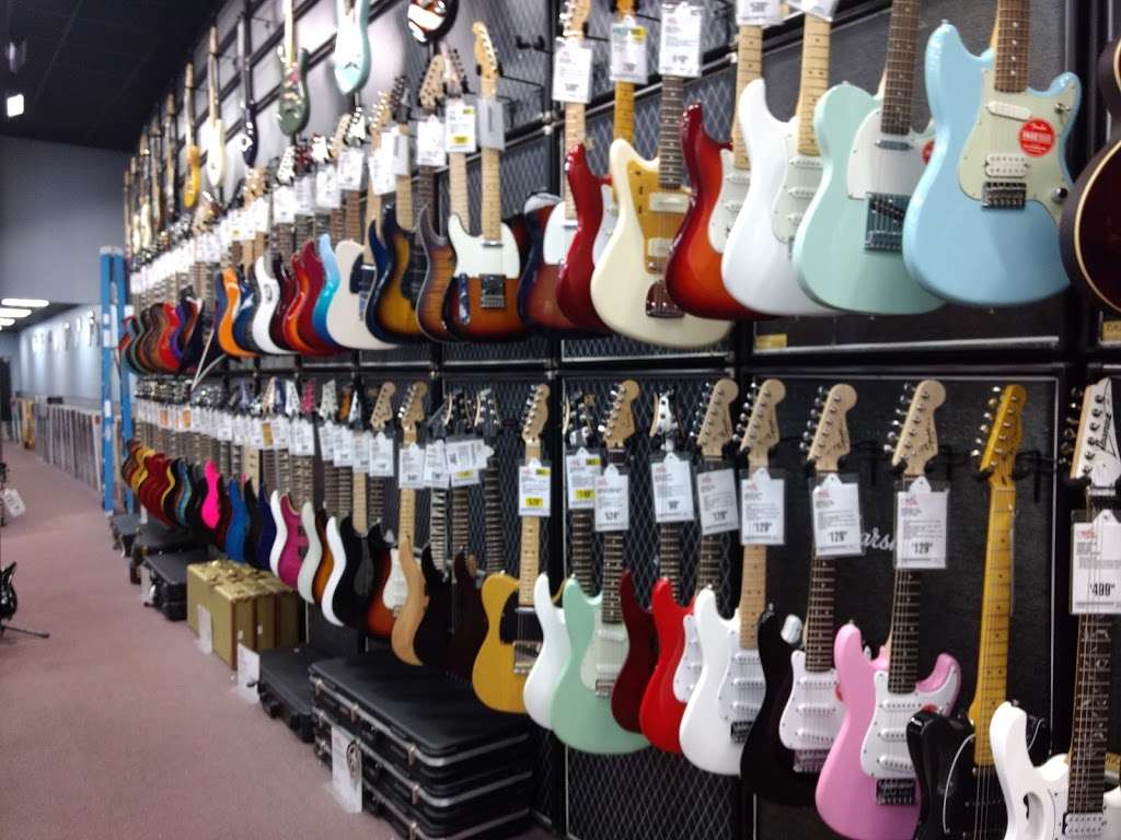 Guitar Center | 3001 Shoppes Blvd #3000, Moosic, PA 18507, USA | Phone: (570) 343-0600