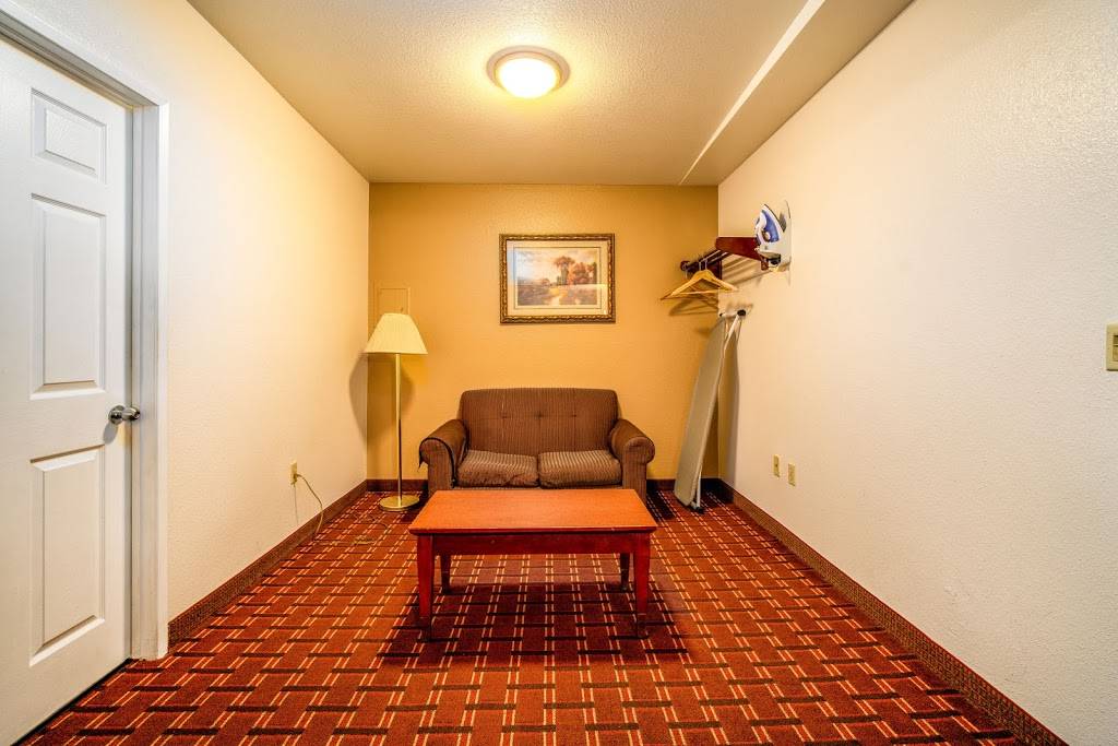 Regency Inn & Suites Downey | 9050 Imperial Hwy, Downey, CA 90242, USA | Phone: (562) 861-6014