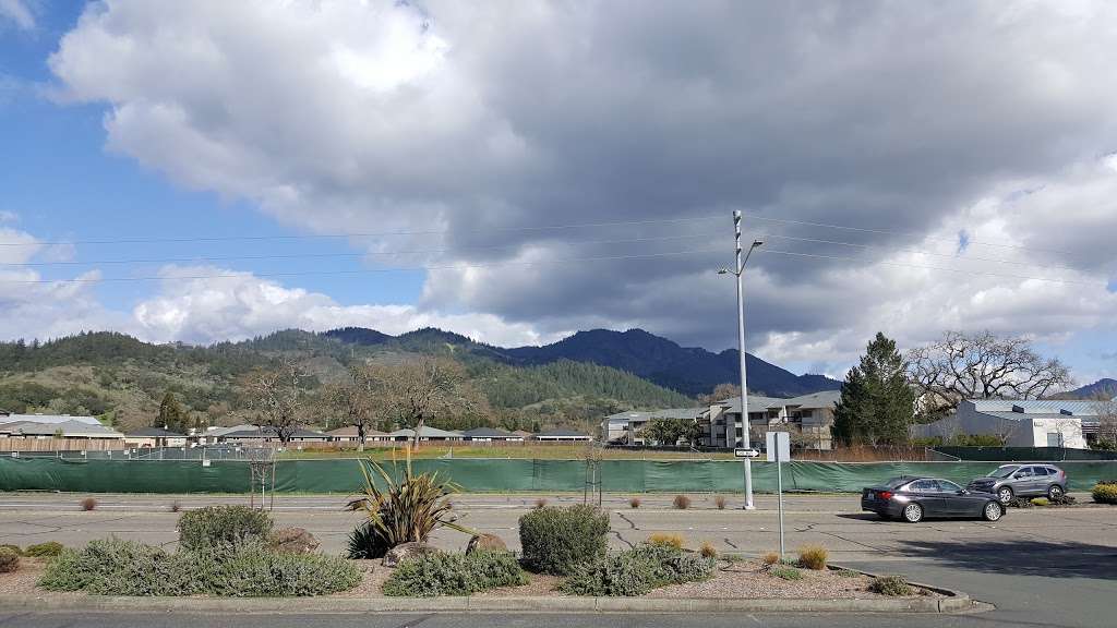 Oakmont Village Market | 6550 Oakmont Dr, Santa Rosa, CA 95409, USA | Phone: (707) 539-2434