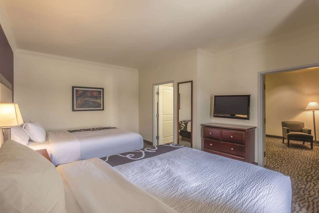 La Quinta Inn & Suites by Wyndham Loveland | 1450 Cascade Ave, Loveland, CO 80538, USA | Phone: (970) 622-8600