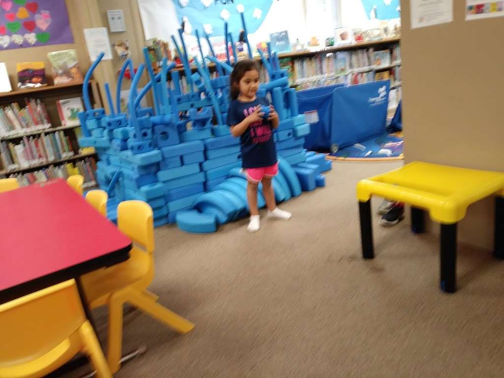 Sweeny Library | 205 W Ashley Wilson Rd, Sweeny, TX 77480, USA | Phone: (979) 548-2567