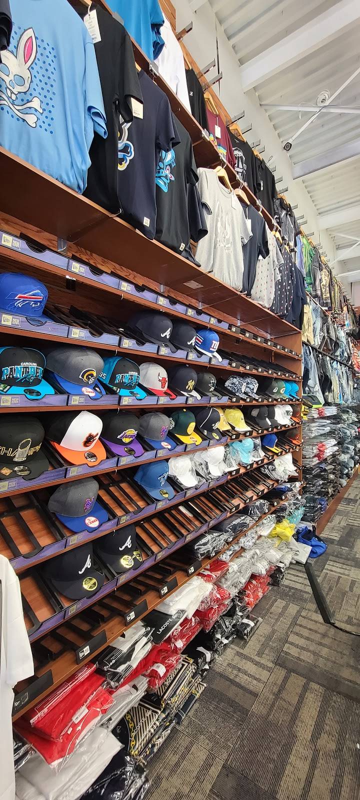 Signature Apparel & Footwear | 592 Walden Ave, Buffalo, NY 14211 | Phone: (716) 893-0818