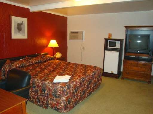 Economy Motel Inn & Suites | 15 MacArthur Blvd, Somers Point, NJ 08244, USA | Phone: (609) 927-2514