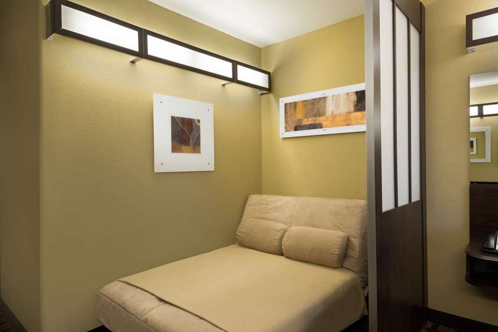 Microtel Inn & Suites by Wyndham San Antonio by SeaWorld | 1605 TX-1604 Loop 1604 S, San Antonio, TX 78245, USA | Phone: (210) 782-8381