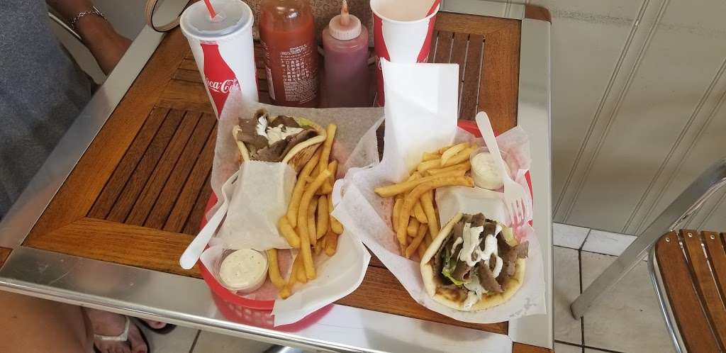 Gyros on central | 8941 N Central Ave, Phoenix, AZ 85020, USA | Phone: (602) 870-8707