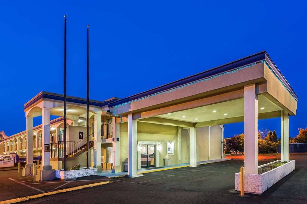 Days Inn by Wyndham Ashland | 806 England St, Ashland, VA 23005, USA | Phone: (804) 742-2946