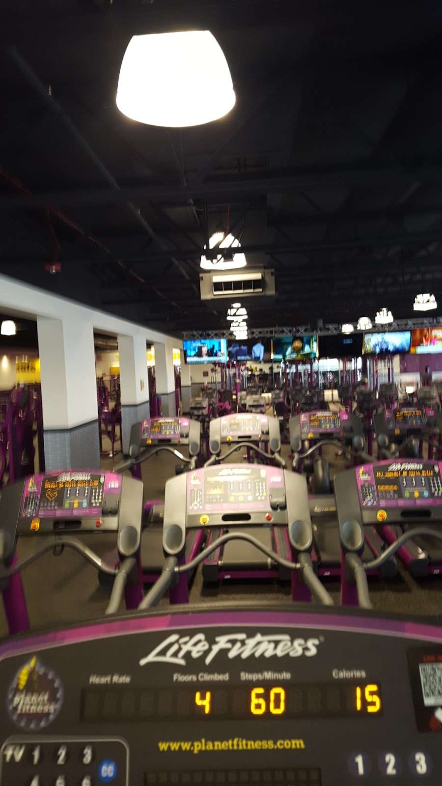 Planet Fitness | 201 Roosevelt Rd, Villa Park, IL 60181, USA | Phone: (630) 233-4867