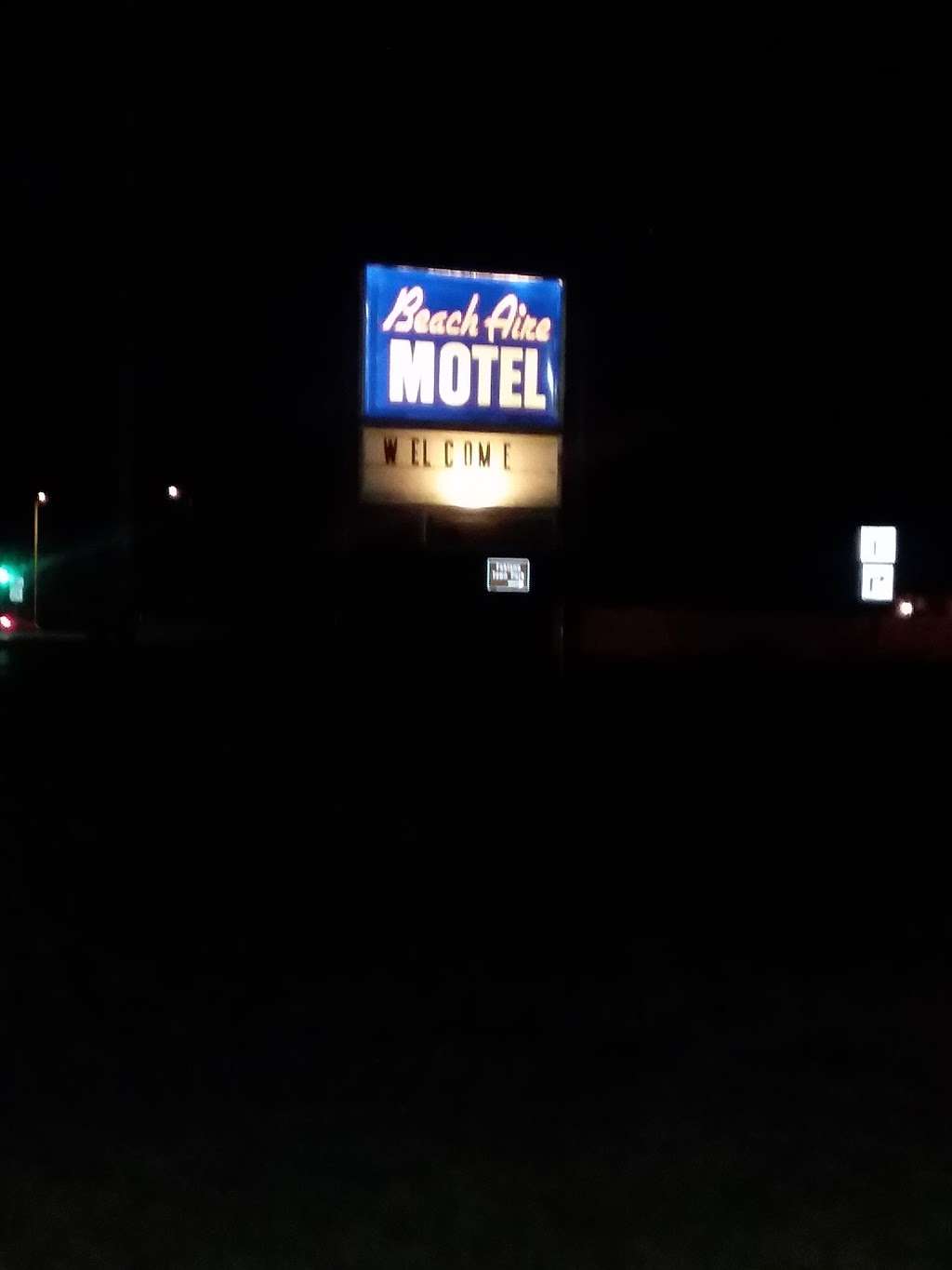 Beach Aire Motel | 1147 Sheridan Rd, Kenosha, WI 53140, USA | Phone: (262) 552-8131