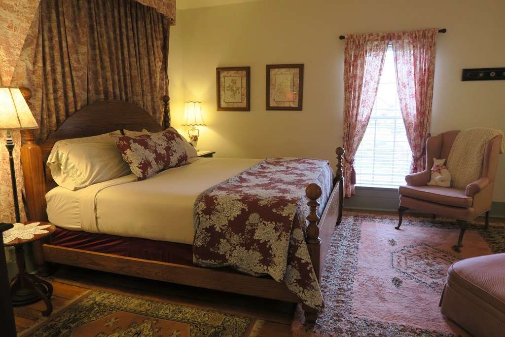 Thomas Shepherd Inn | 300 W German St, Shepherdstown, WV 25443, USA | Phone: (304) 876-3715