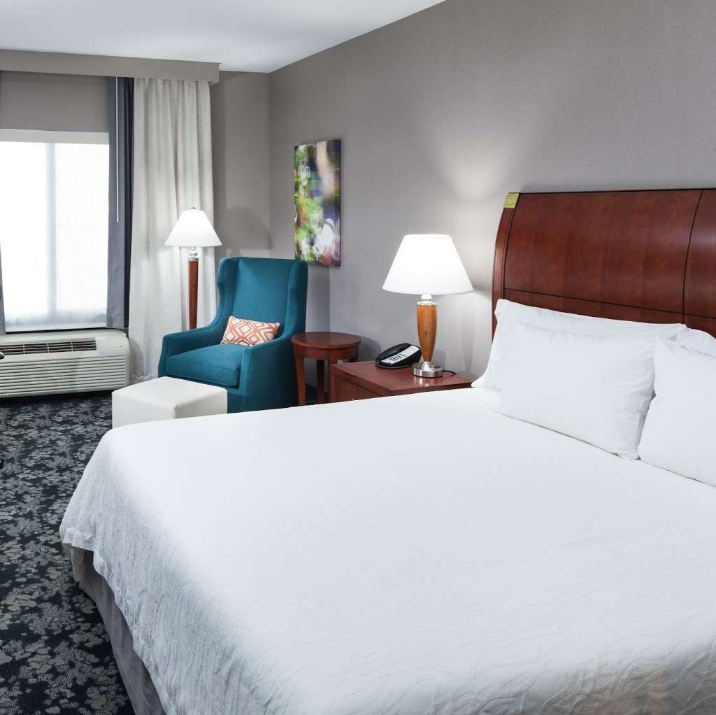 Hilton Garden Inn Lake Forest Mettawa | 26225 North Riverwoods Blvd, Lake Forest, IL 60045, USA | Phone: (847) 735-8374