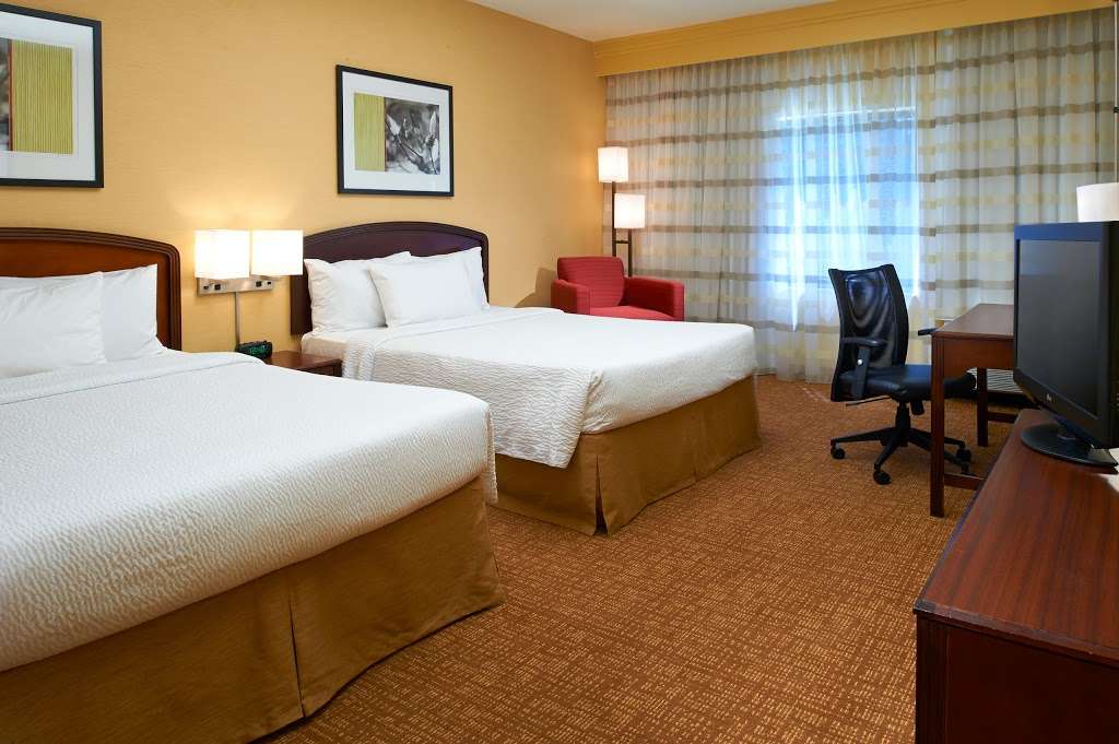 Courtyard by Marriott Chicago Elgin/West Dundee | 2175 Marriott Dr, West Dundee, IL 60118 | Phone: (847) 429-0300