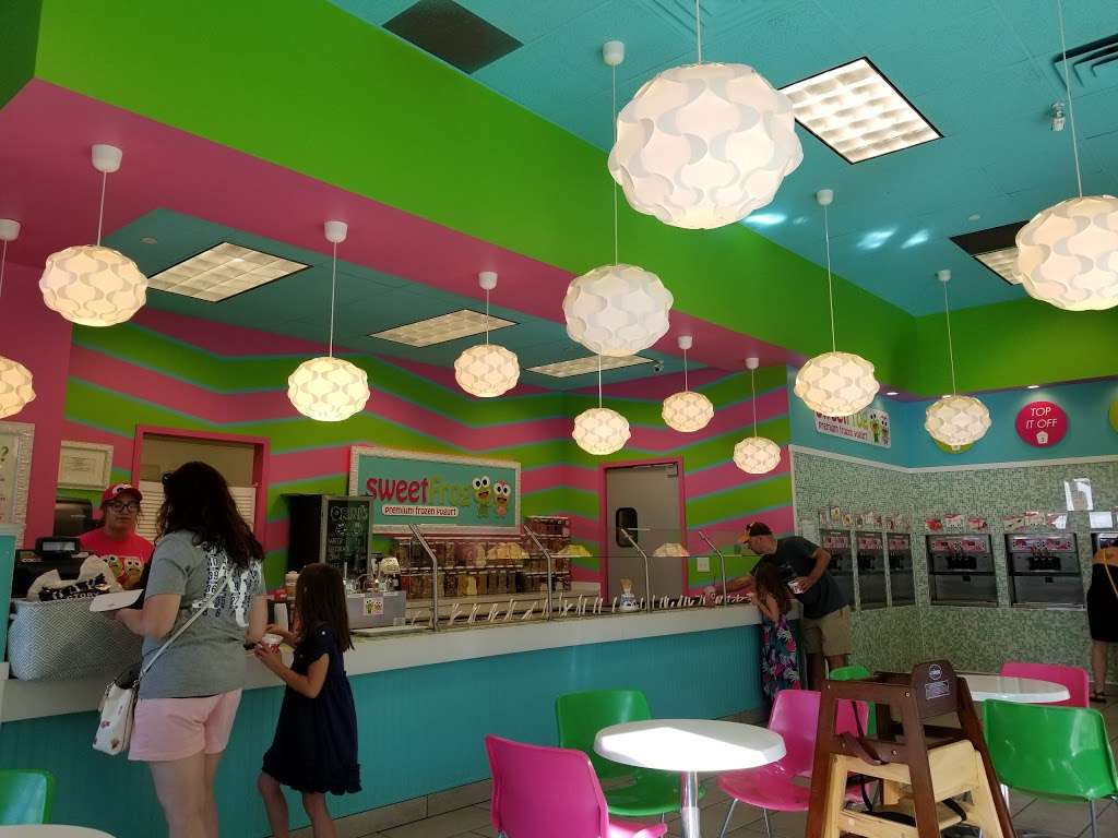 Sweet Frog Legends Kansas City | 1829 Village West Pkwy #131, Kansas City, KS 66111, USA | Phone: (913) 287-1000