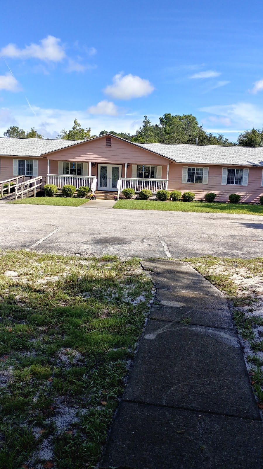 Silver Lake Assisted Living | 34601 Radio Rd, Leesburg, FL 34788, USA | Phone: (352) 365-9929