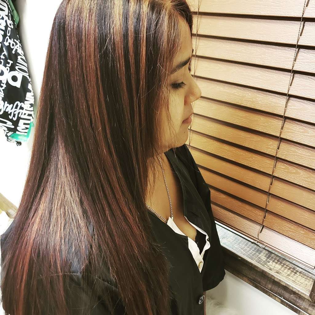 Hair color artist Martínez | Irving, TX | Phone: (469) 734-2444