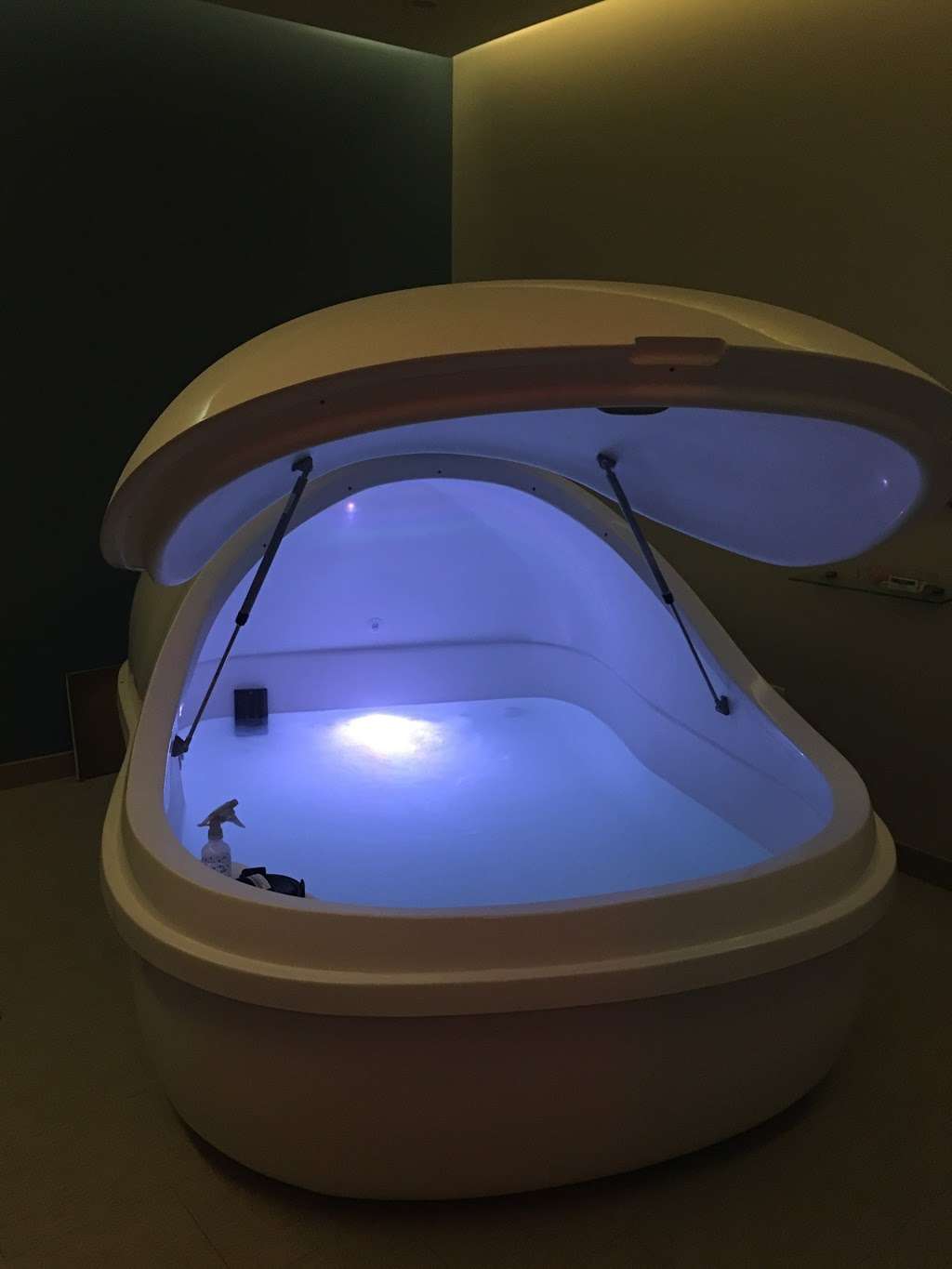 Eclipse Cryo and Float | 12 Eisenhower Pkwy, Roseland, NJ 07068, USA | Phone: (973) 226-4000