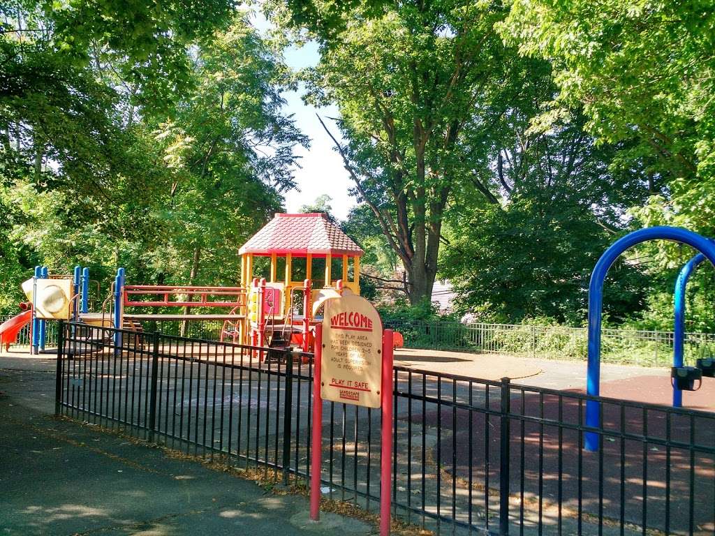 Houston Playground | 900 Grakyn Ln, Philadelphia, PA 19128, USA | Phone: (215) 685-2597