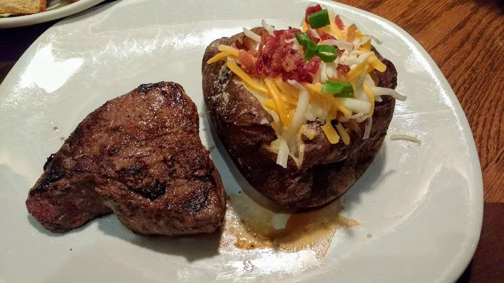 Outback Steakhouse | 14701 Pomerado Rd, Poway, CA 92064, USA | Phone: (858) 486-1563