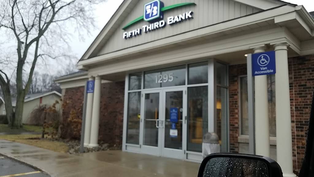 Fifth Third Bank & ATM | 1295 E Napier Ave, Benton Harbor, MI 49022, USA | Phone: (269) 927-4135