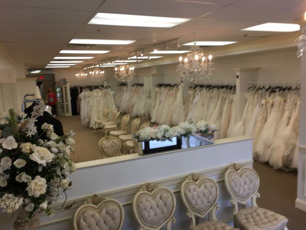 Bridaltown Boutique | 3801 Germantown Pike, Collegeville, PA 19426, USA | Phone: (610) 489-1950