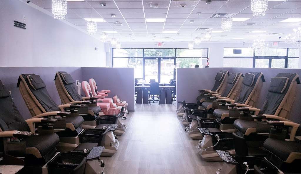 Flawless Nail Lounge & Spa | 138 Bridge St, Weymouth, MA 02191, USA | Phone: (781) 812-0858