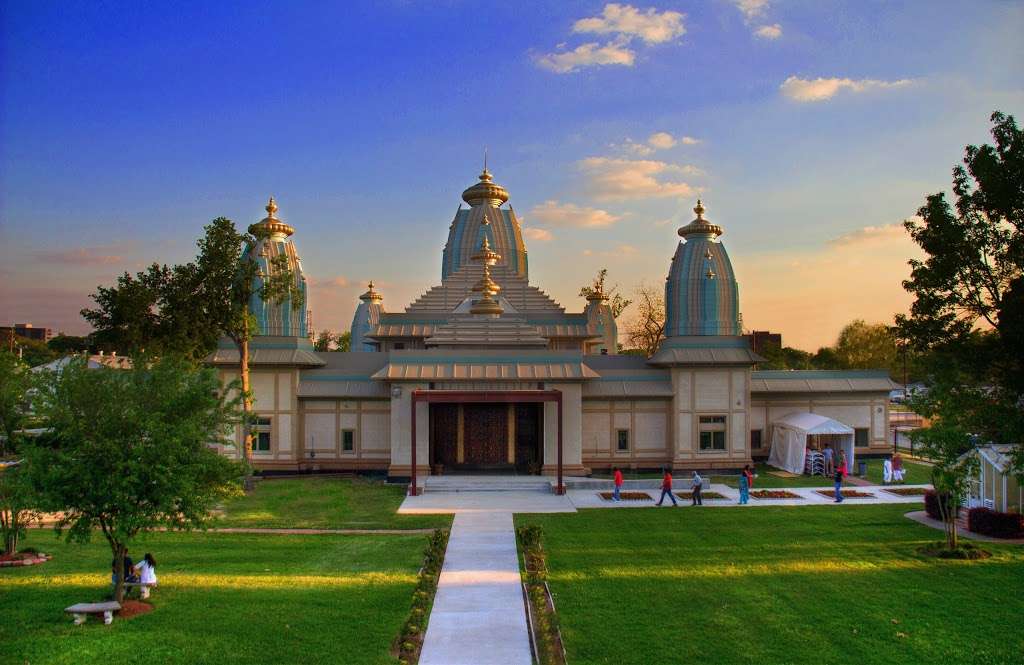 Hare Krishna Temple & Cultural Center | 1320 W 34th St, Houston, TX 77018, USA | Phone: (713) 686-4482