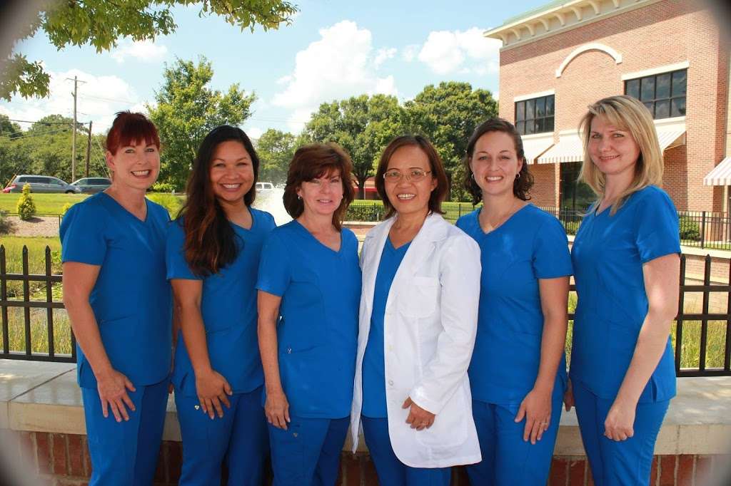 Bright Dental Charlotte | 2504 Plantation Center Dr, Matthews, NC 28105, USA | Phone: (704) 841-2237